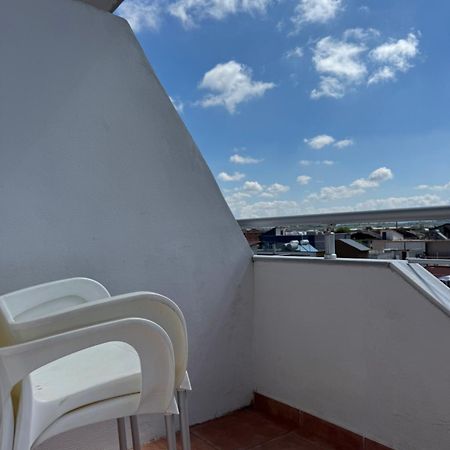 Guesthouse Cami ドゥラス エクステリア 写真
