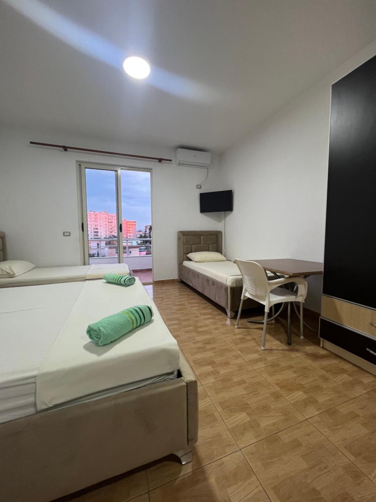 Guesthouse Cami ドゥラス エクステリア 写真
