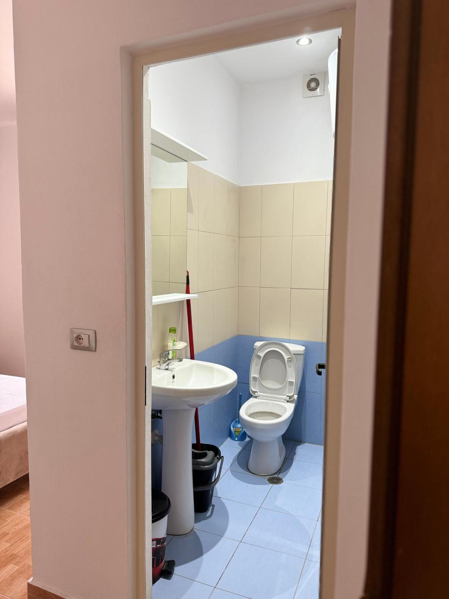 Guesthouse Cami ドゥラス エクステリア 写真