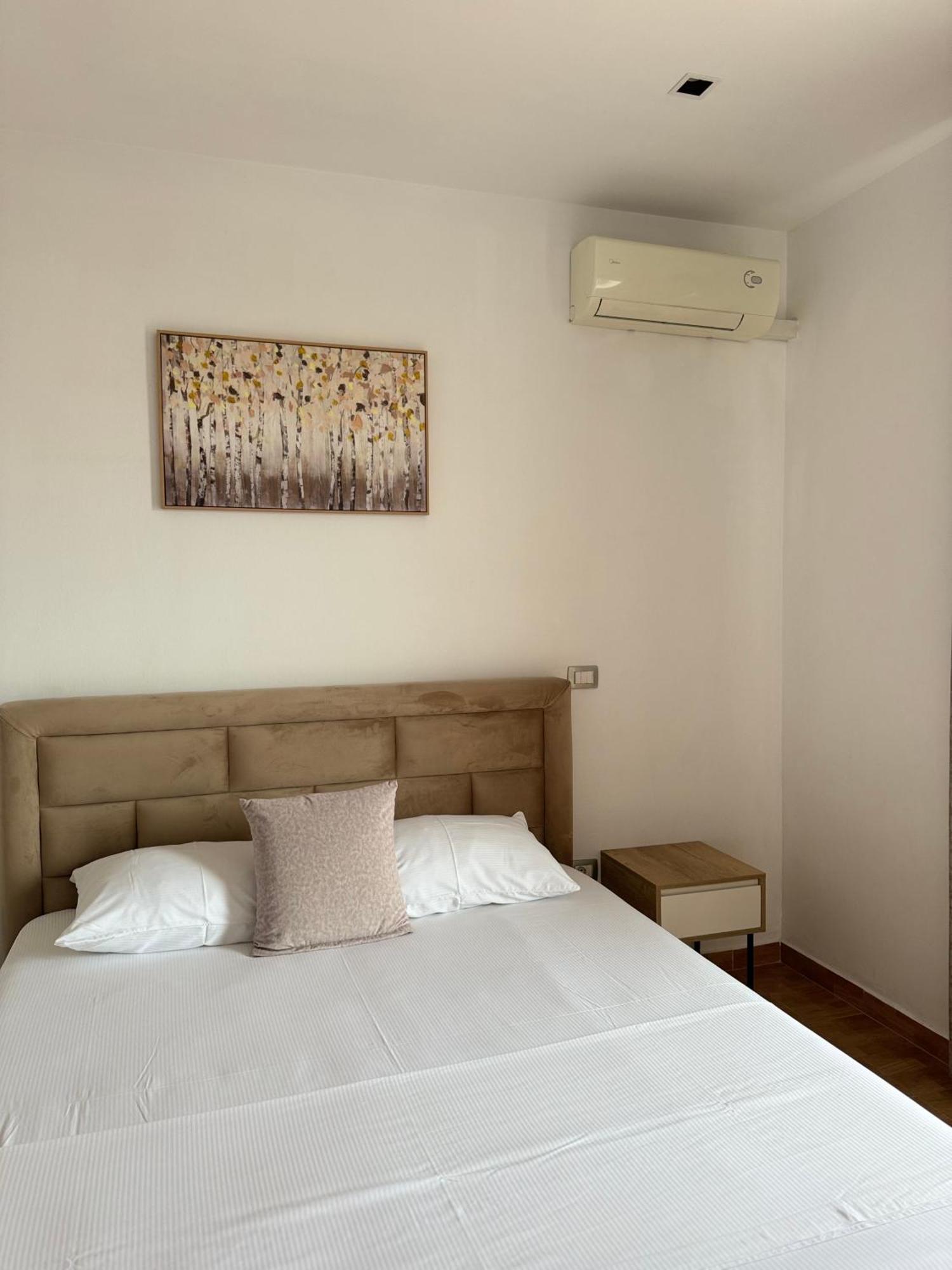 Guesthouse Cami ドゥラス エクステリア 写真