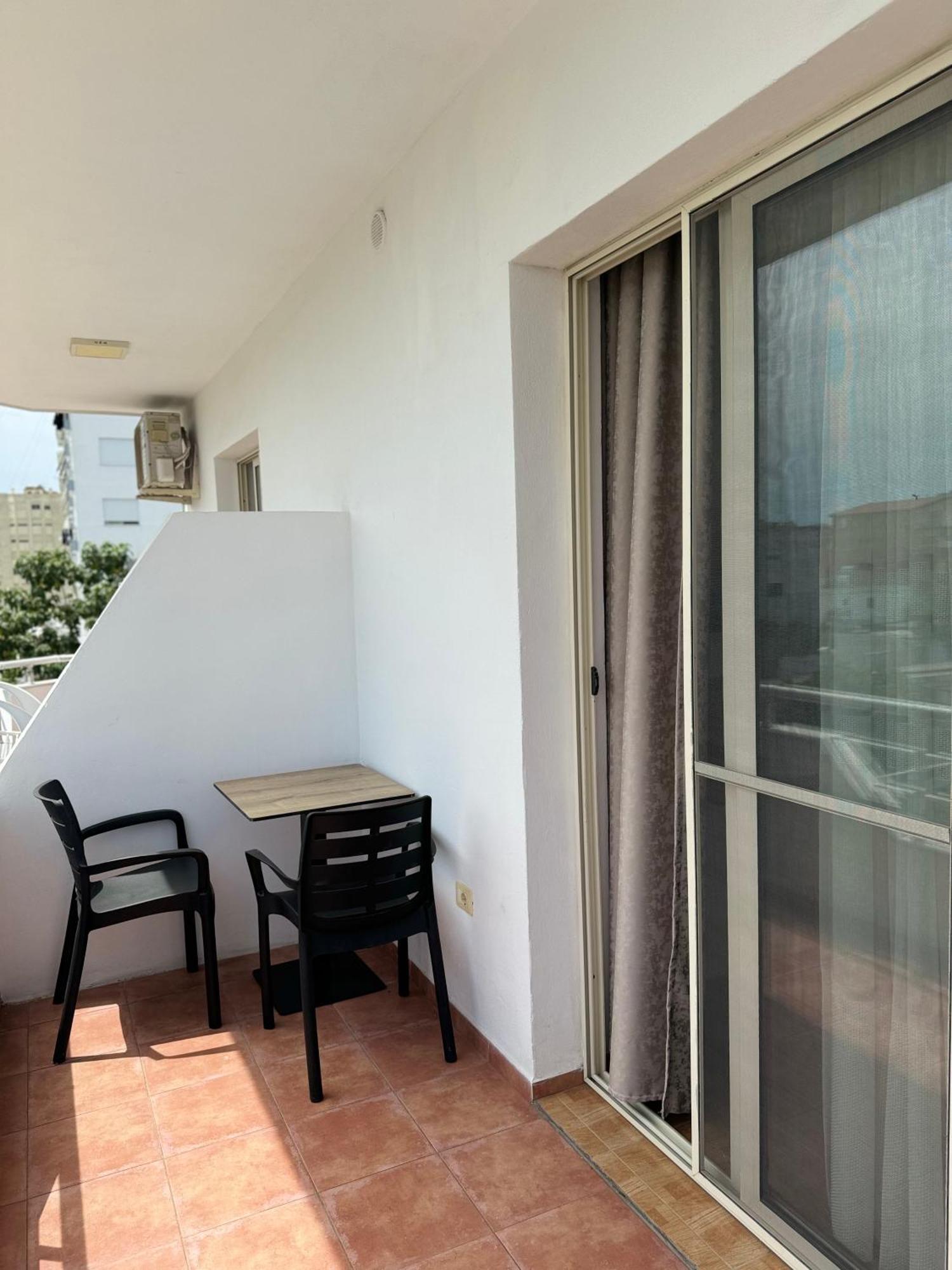 Guesthouse Cami ドゥラス エクステリア 写真