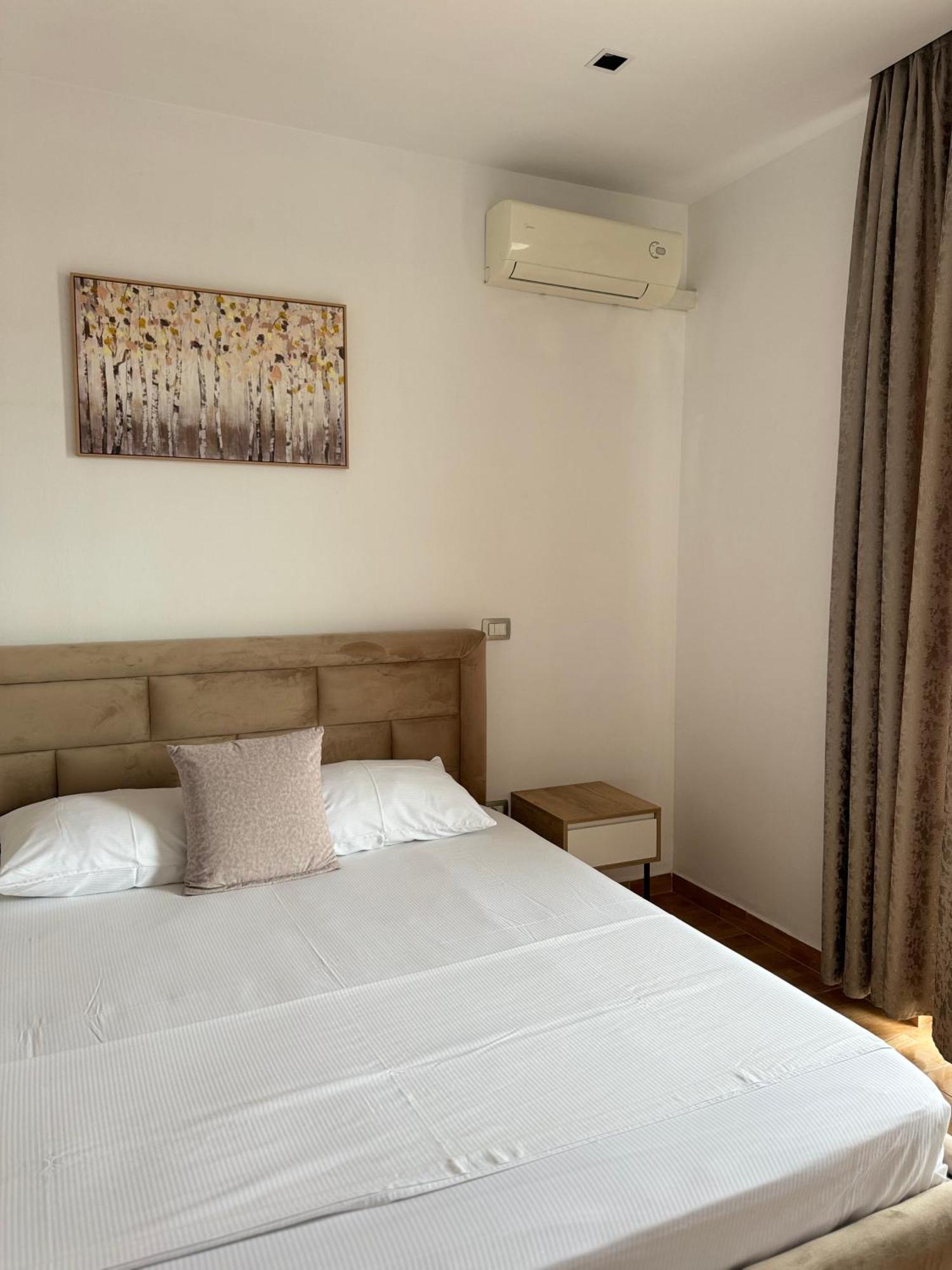 Guesthouse Cami ドゥラス エクステリア 写真