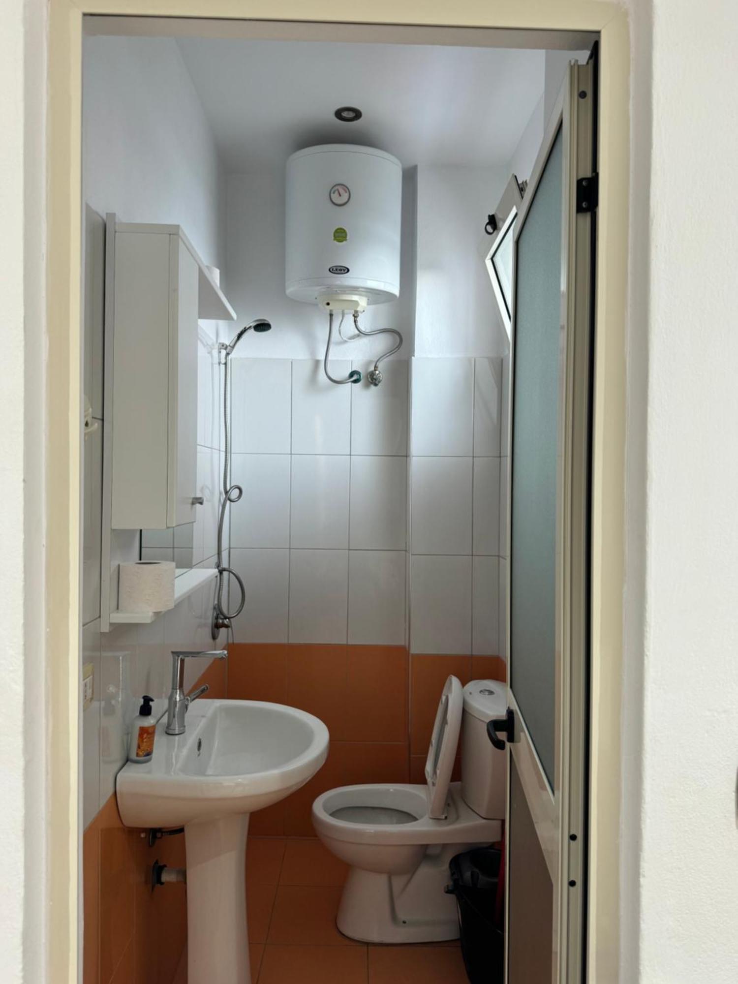 Guesthouse Cami ドゥラス エクステリア 写真