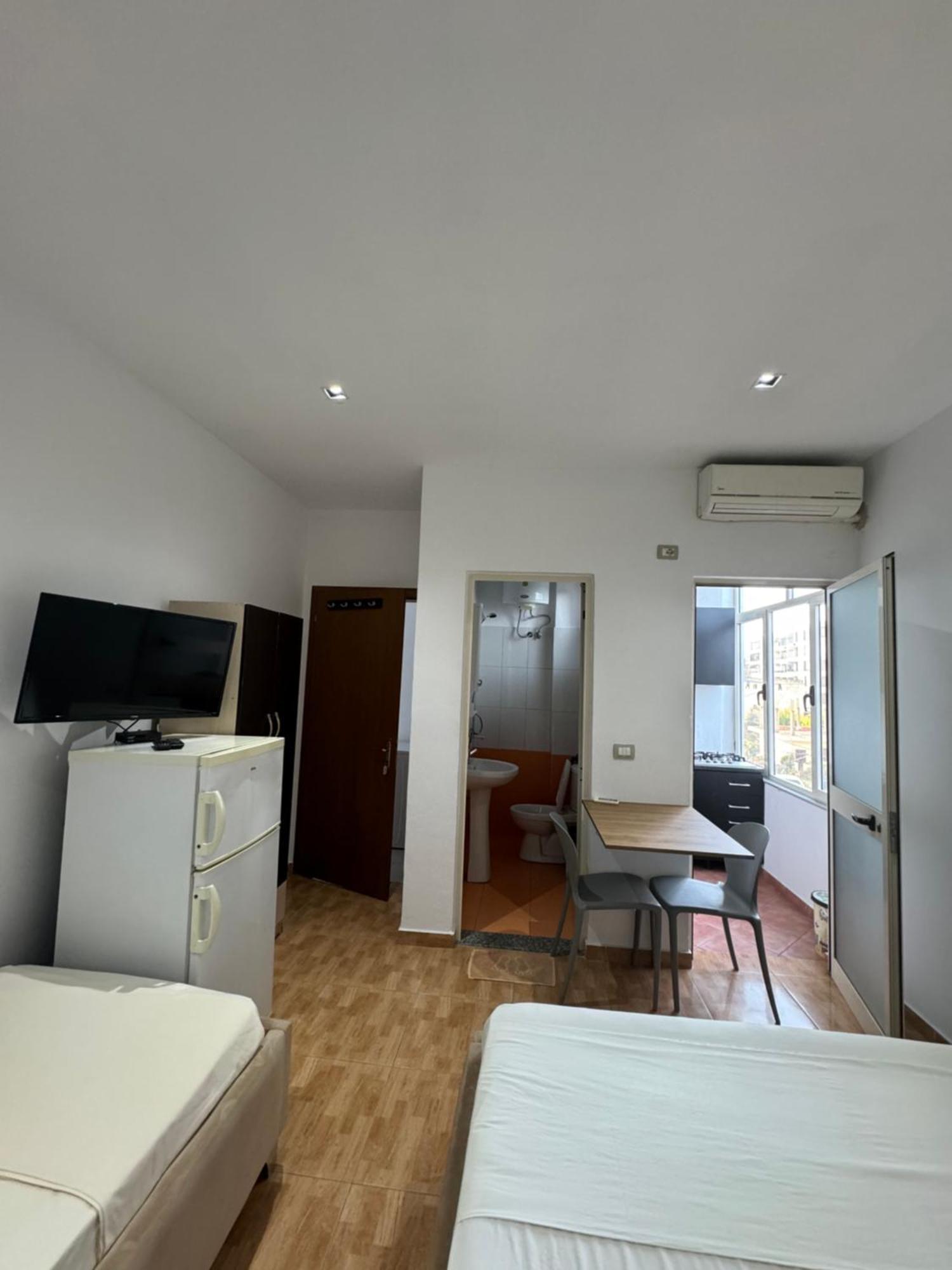 Guesthouse Cami ドゥラス エクステリア 写真