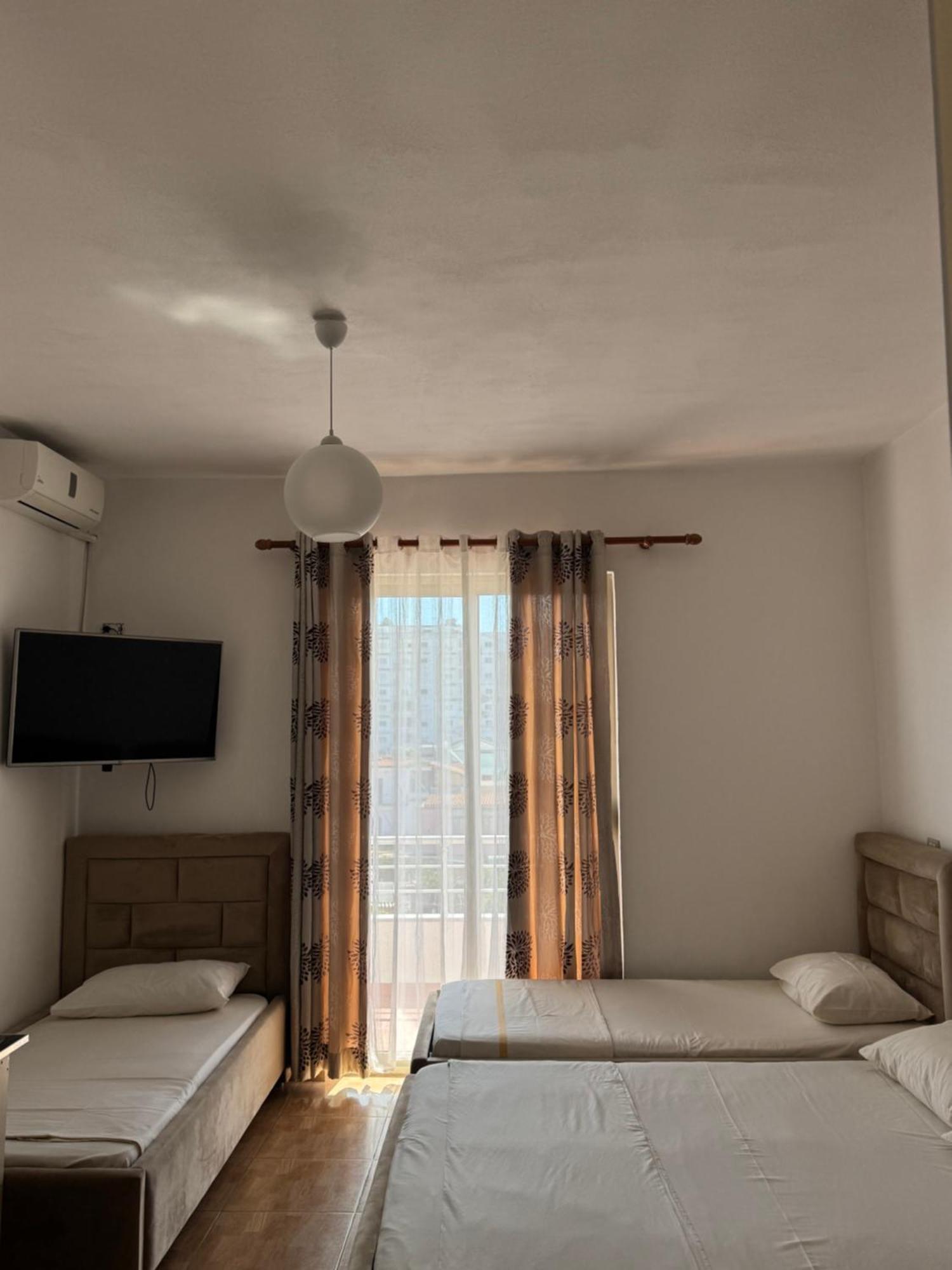 Guesthouse Cami ドゥラス エクステリア 写真
